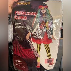 Freak show clown costume for girls.